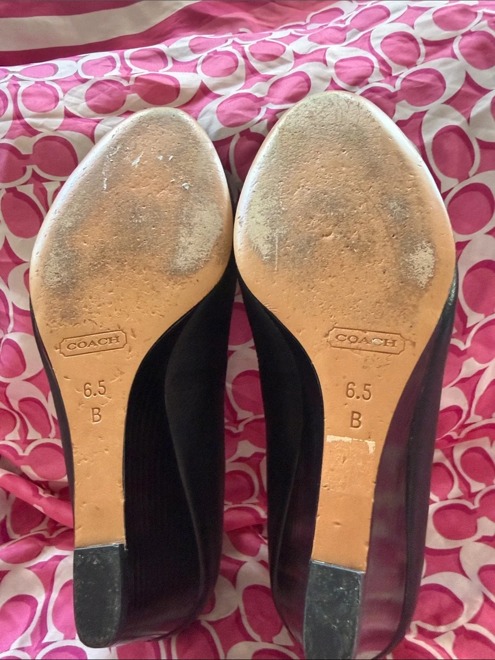 Beautiful  COACH Black Leather wedge shoes with Silver Bow Accent